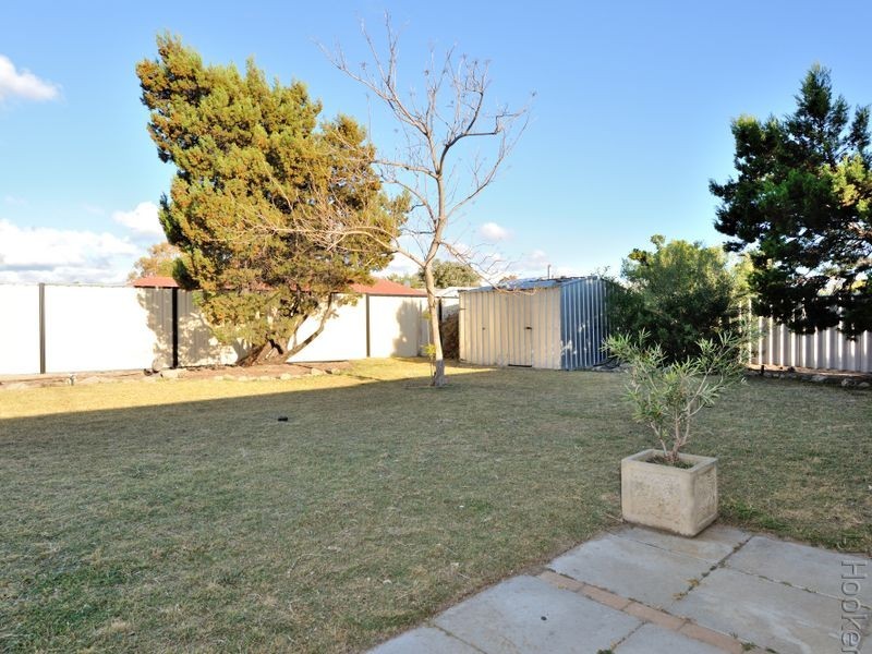 8 Bingarra Close, Port Kennedy WA 6172