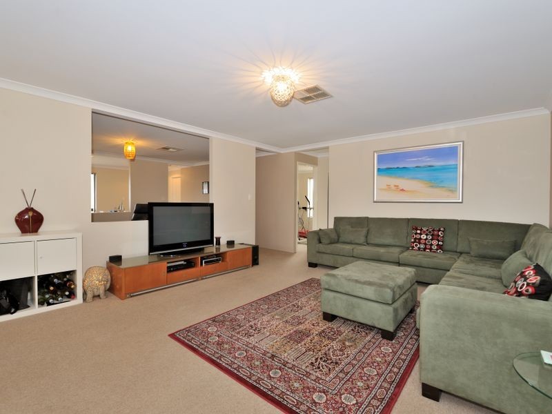 8 Callistemon Gardens, Baldivis WA 6171