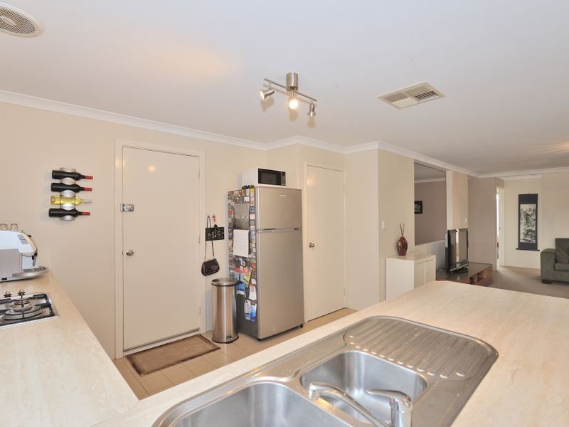 8 Callistemon Gardens, Baldivis WA 6171