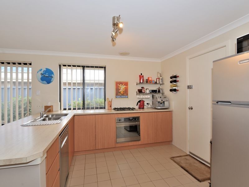 8 Callistemon Gardens, Baldivis WA 6171