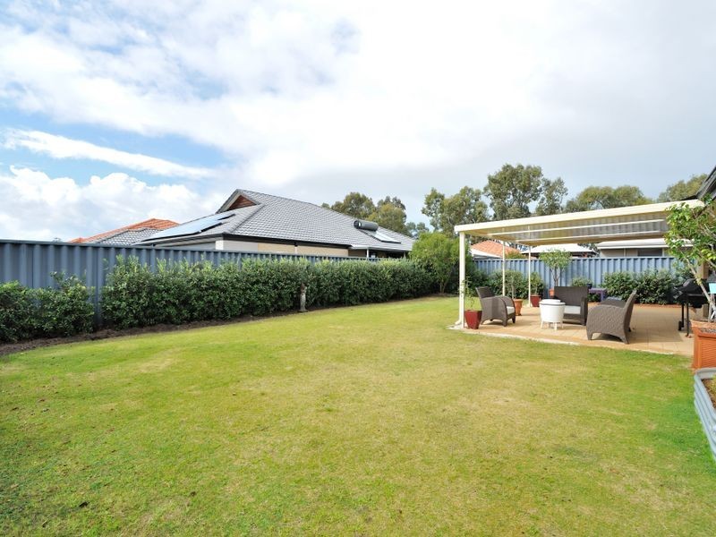 8 Callistemon Gardens, Baldivis WA 6171