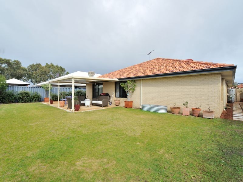 8 Callistemon Gardens, Baldivis WA 6171