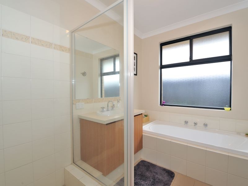 8 Callistemon Gardens, Baldivis WA 6171