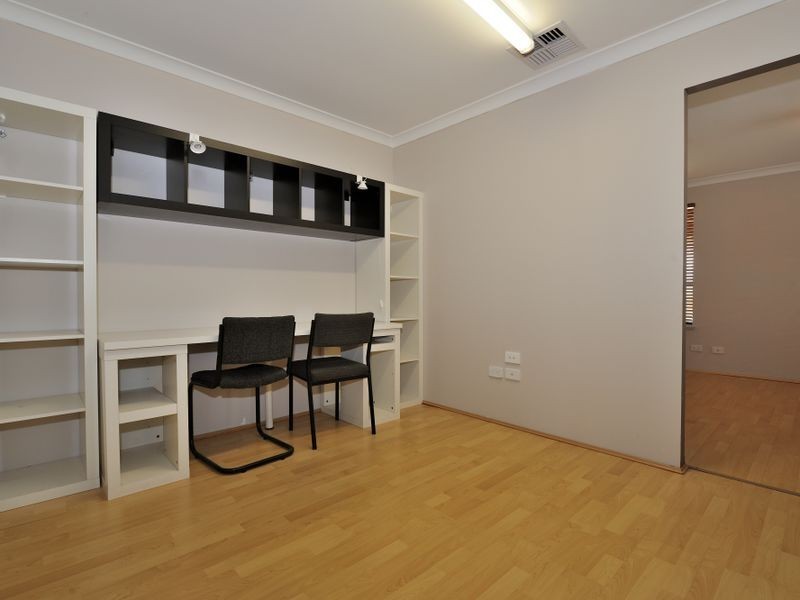 72 Endeavour Drive, Port Kennedy WA 6172