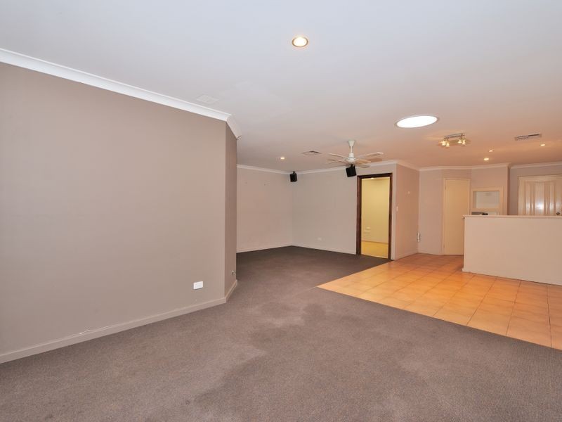 72 Endeavour Drive, Port Kennedy WA 6172