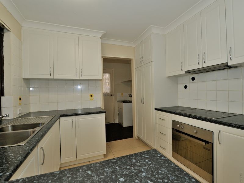 4 Legend Place, Cooloongup WA 6168