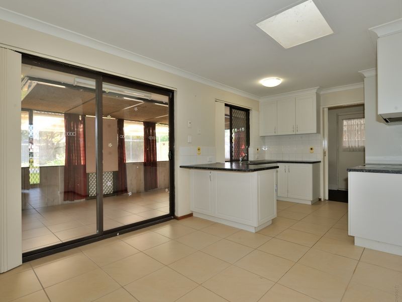 4 Legend Place, Cooloongup WA 6168