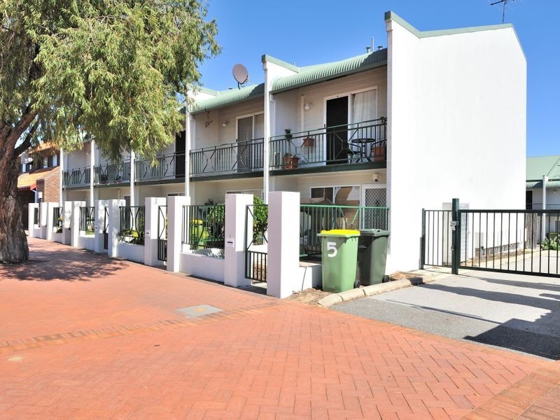 10/52 Kent Street, Rockingham WA 6168