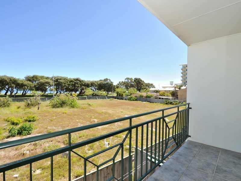 10/52 Kent Street, Rockingham WA 6168