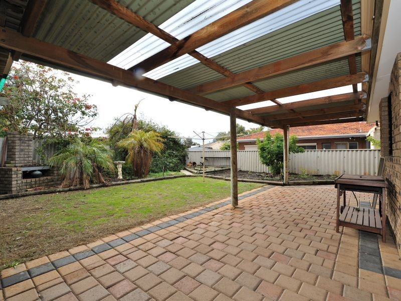 13 Westerly Way, Cooloongup WA 6168