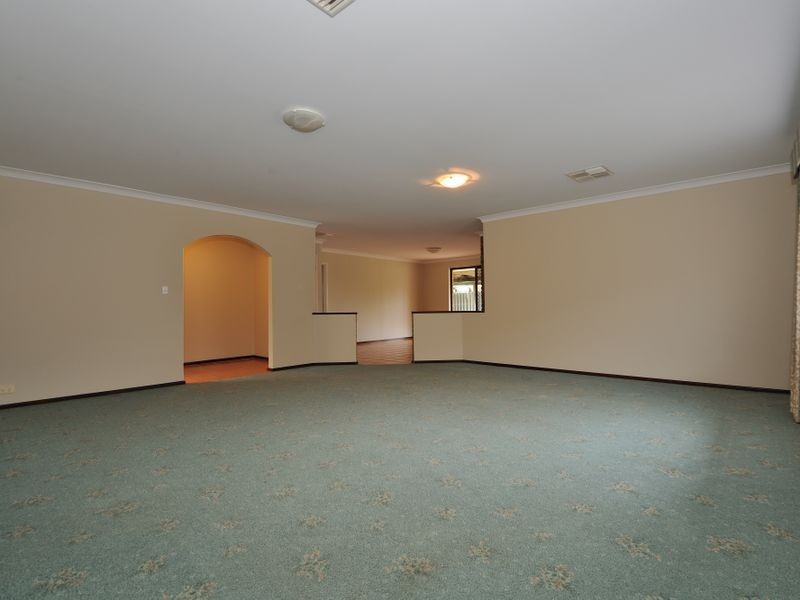 13 Westerly Way, Cooloongup WA 6168