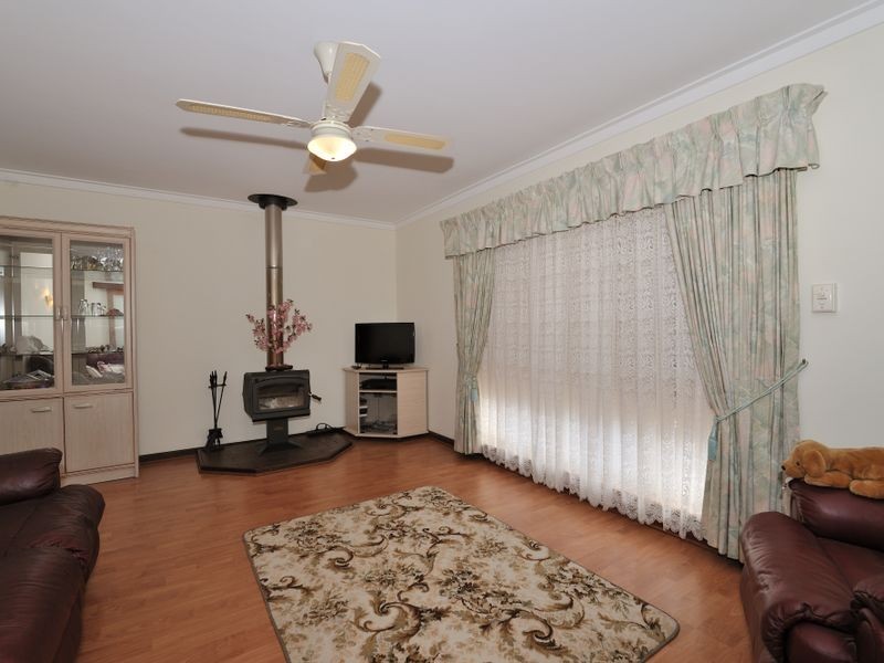 4 Truscan Close, Cooloongup WA 6168