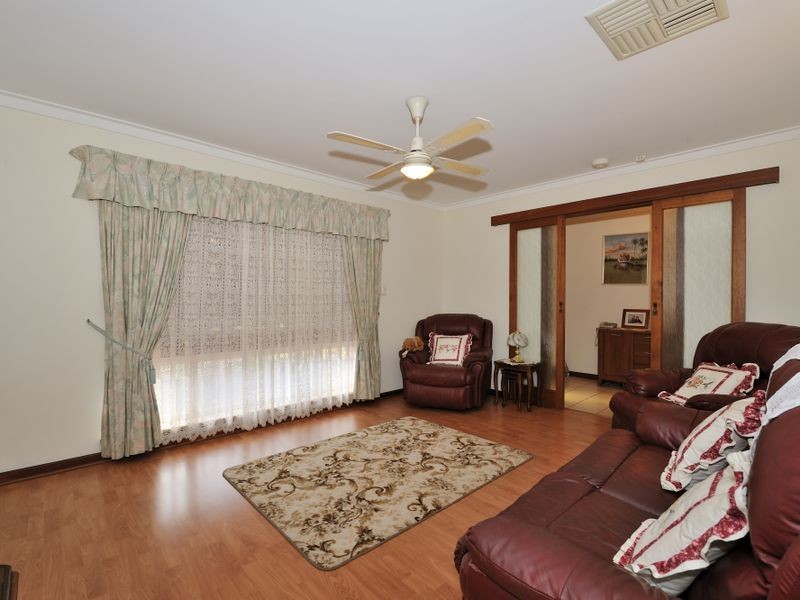 4 Truscan Close, Cooloongup WA 6168