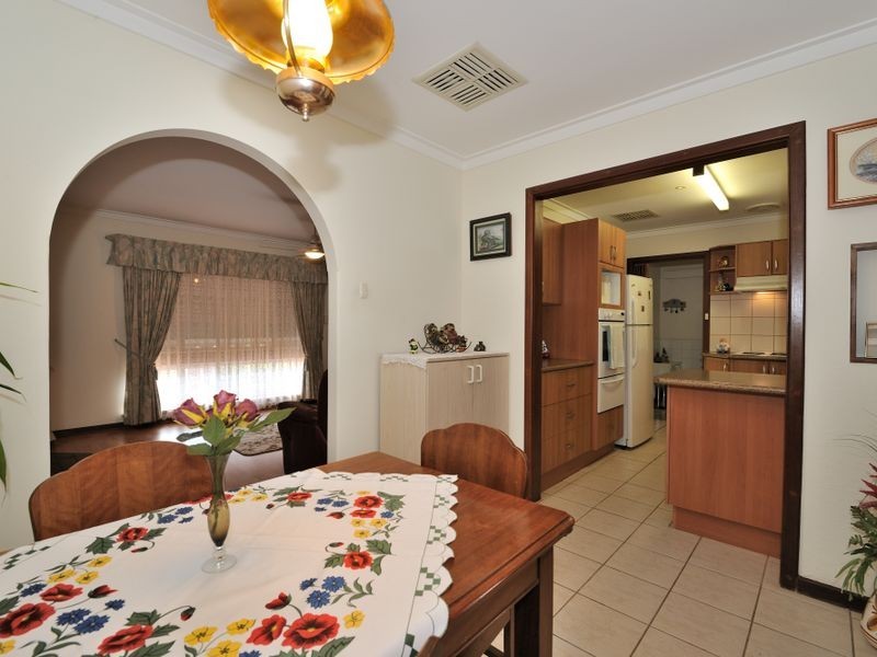 4 Truscan Close, Cooloongup WA 6168