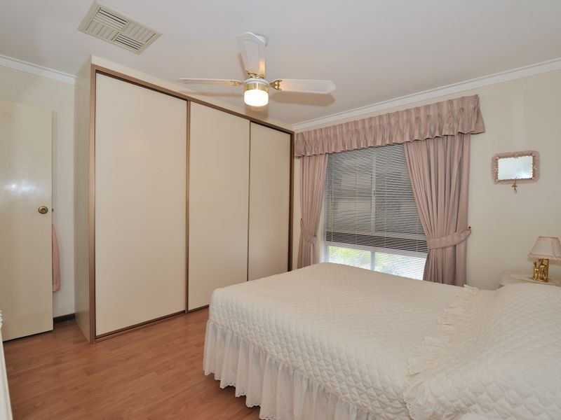 4 Truscan Close, Cooloongup WA 6168