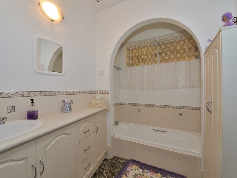 4 Truscan Close, Cooloongup WA 6168