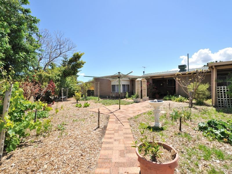 4 Truscan Close, Cooloongup WA 6168