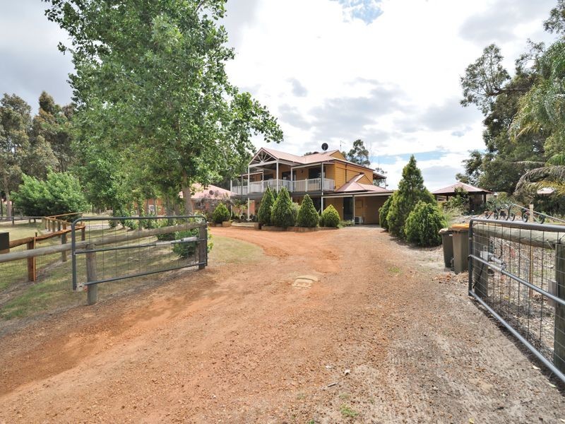 30 Mardja Loop, Mardella WA 6125