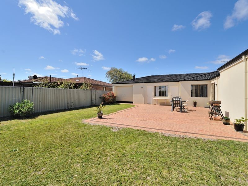 18 Townsend Road, Rockingham WA 6168