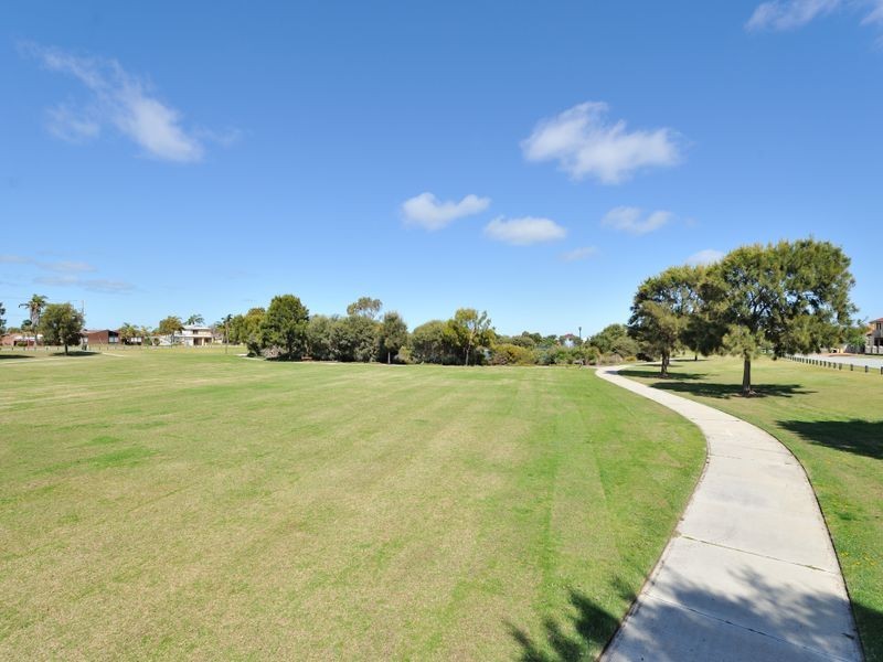 18 Townsend Road, Rockingham WA 6168