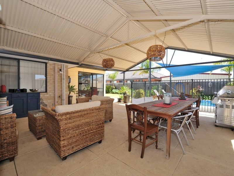 25 Chinchilla Parkway, Port Kennedy WA 6172