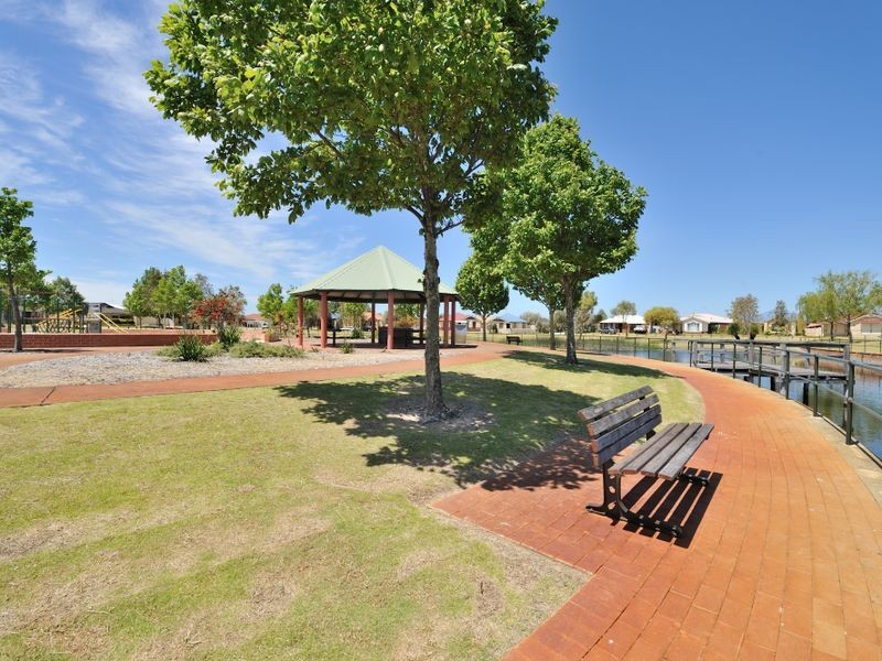 25 Chinchilla Parkway, Port Kennedy WA 6172