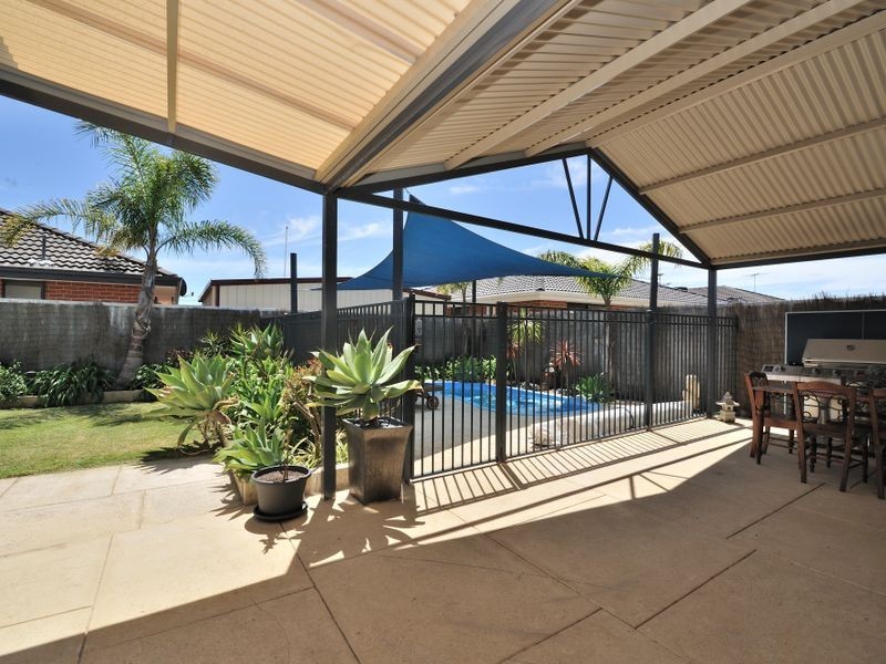 25 Chinchilla Parkway, Port Kennedy WA 6172