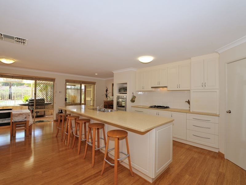 8 Blacksmith Drive, Wellard WA 6170