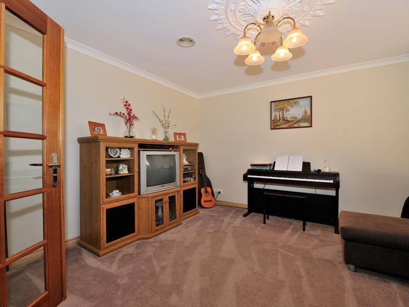 8 Blacksmith Drive, Wellard WA 6170