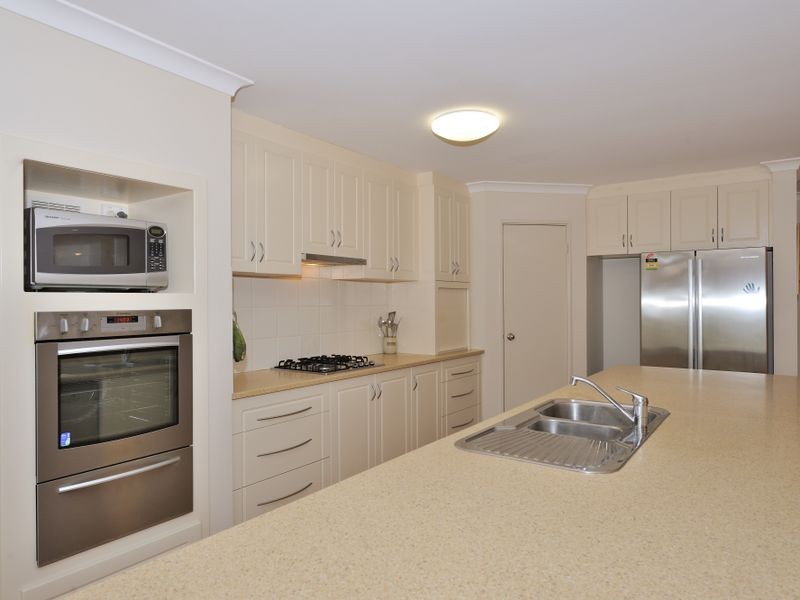 8 Blacksmith Drive, Wellard WA 6170