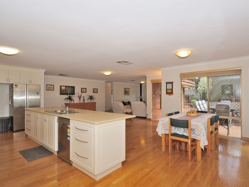 8 Blacksmith Drive, Wellard WA 6170