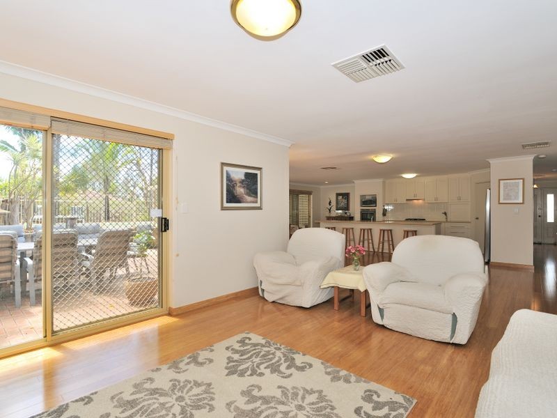 8 Blacksmith Drive, Wellard WA 6170