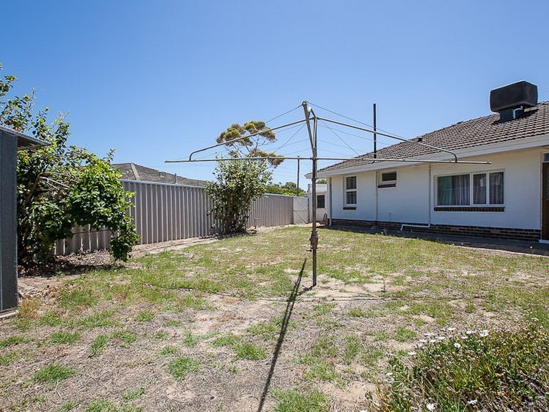 5 Houston Street, Rockingham WA 6168
