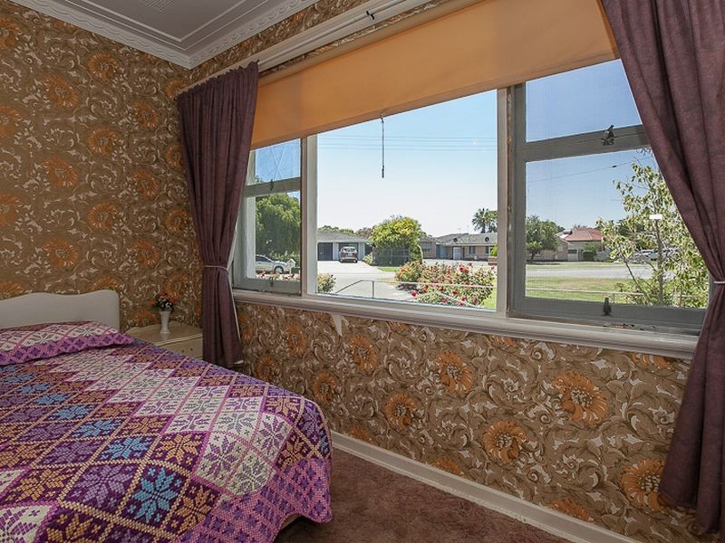 5 Houston Street, Rockingham WA 6168