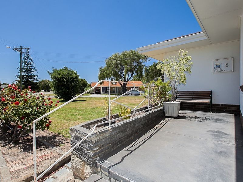 5 Houston Street, Rockingham WA 6168