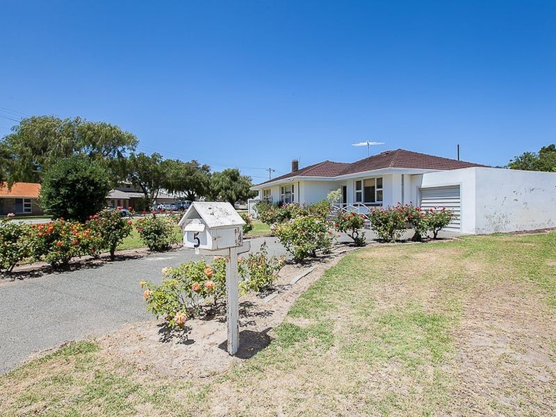 5 Houston Street, Rockingham WA 6168