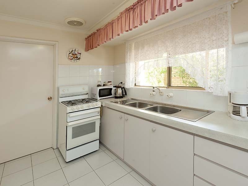 9/99 Simpson Avenue, Rockingham WA 6168