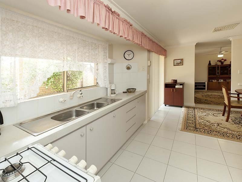 9/99 Simpson Avenue, Rockingham WA 6168