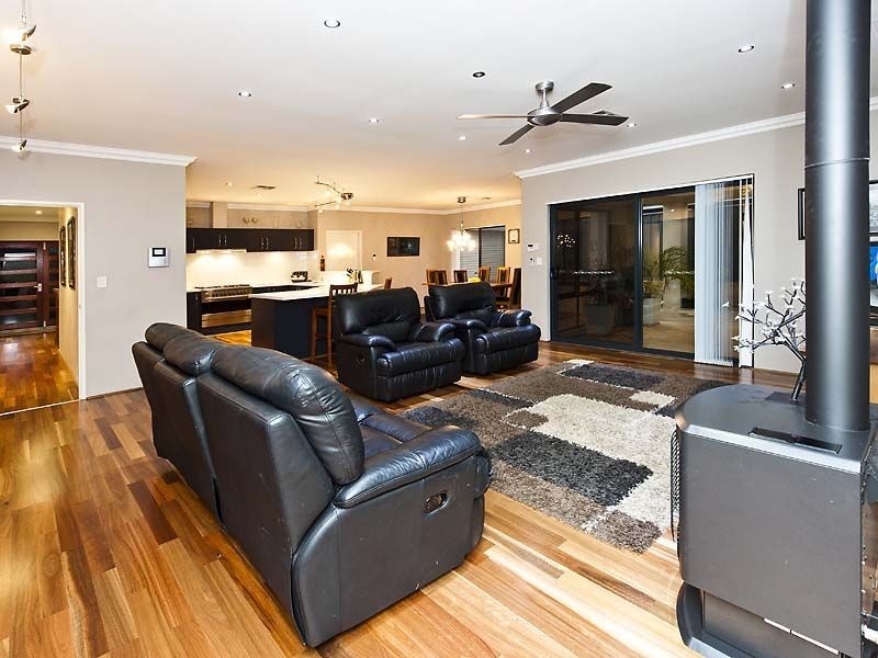 6 Mallard Way, Baldivis WA 6171