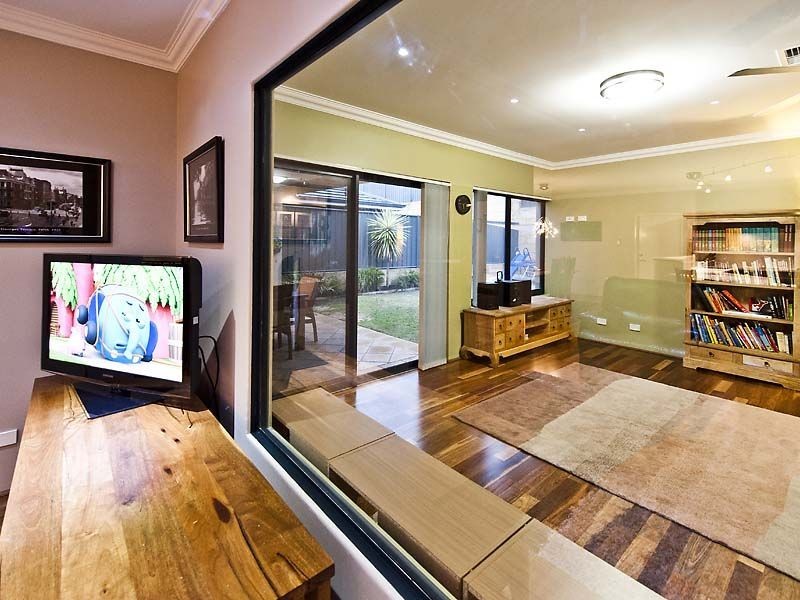 6 Mallard Way, Baldivis WA 6171