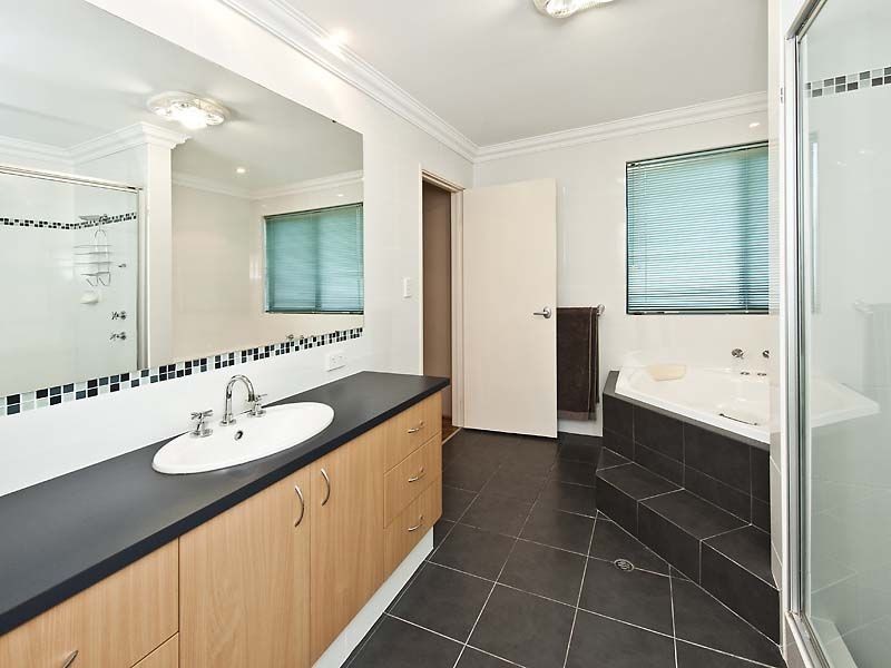 6 Mallard Way, Baldivis WA 6171