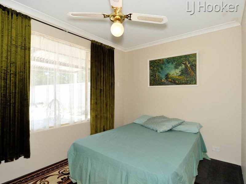 8 Chittering Place, Cooloongup WA 6168