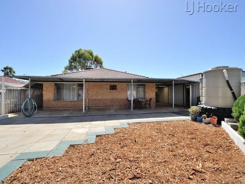 8 Chittering Place, Cooloongup WA 6168