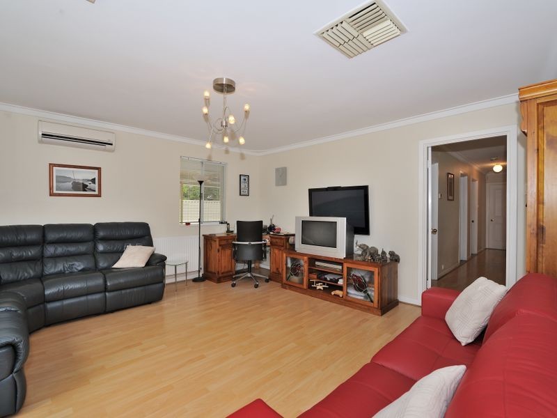 1 Carina Close, Rockingham WA 6168