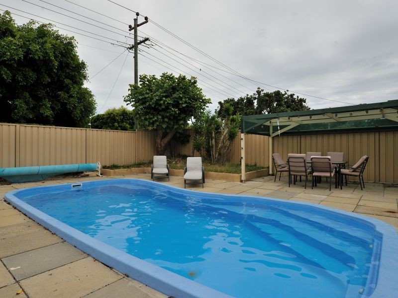 1 Carina Close, Rockingham WA 6168