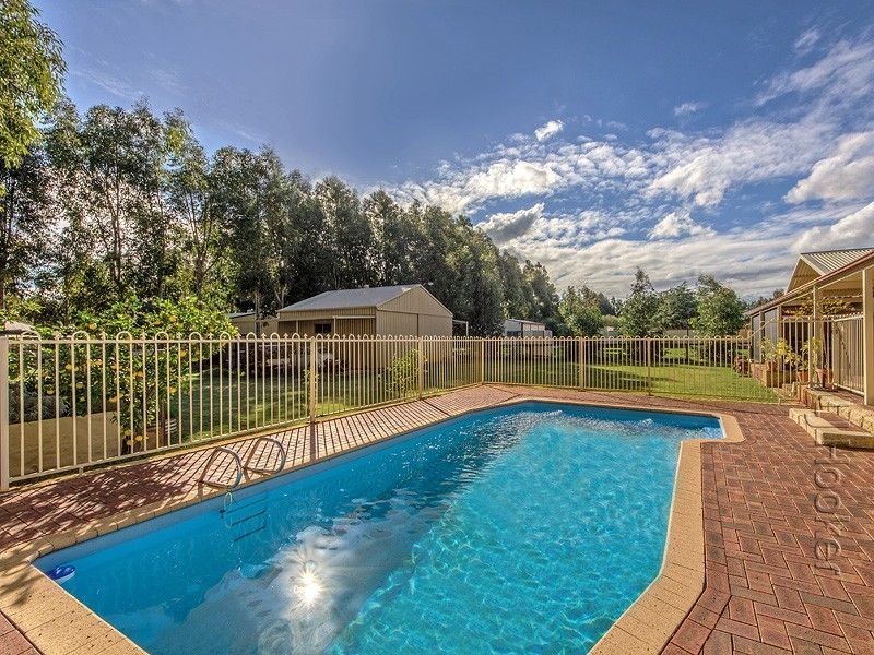 12 Mardja Loop, Mardella WA 6125