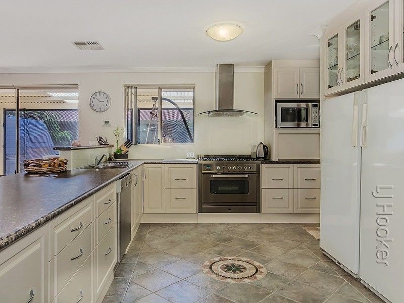 12 Mardja Loop, Mardella WA 6125