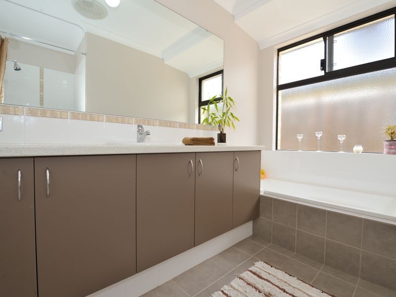 13 Tenterden Way, Baldivis WA 6171