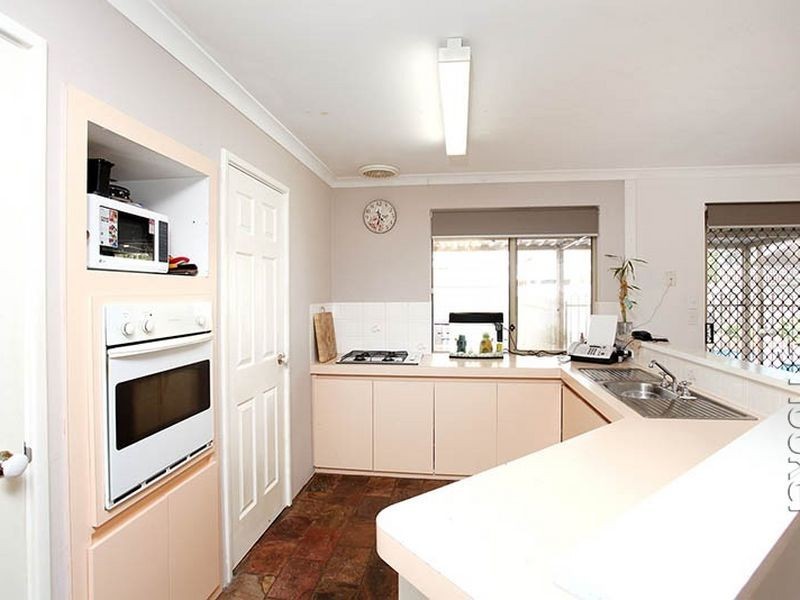 3 Flag Court, Cooloongup WA 6168