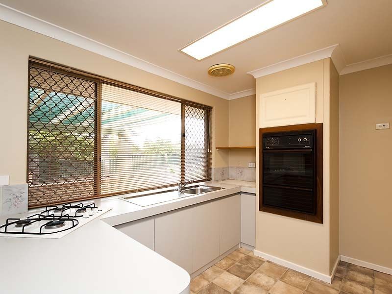 7 Rakoa Place, Cooloongup WA 6168